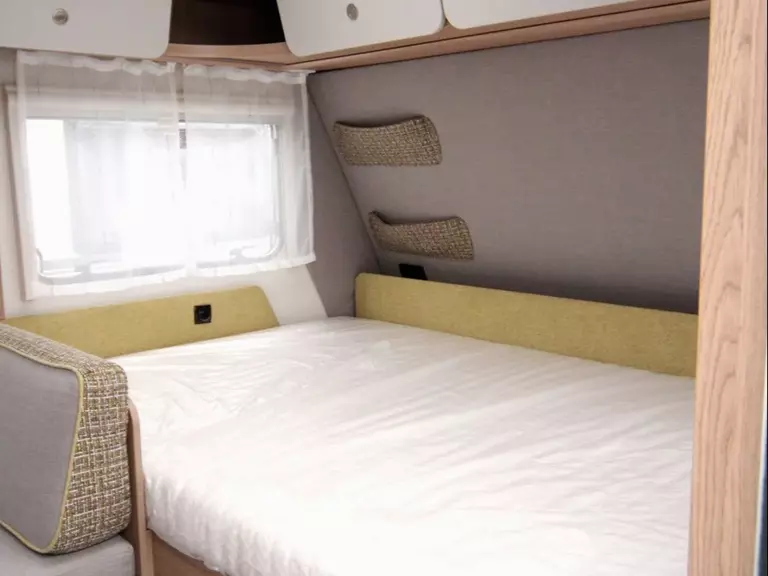 bett1.45844154.jpg